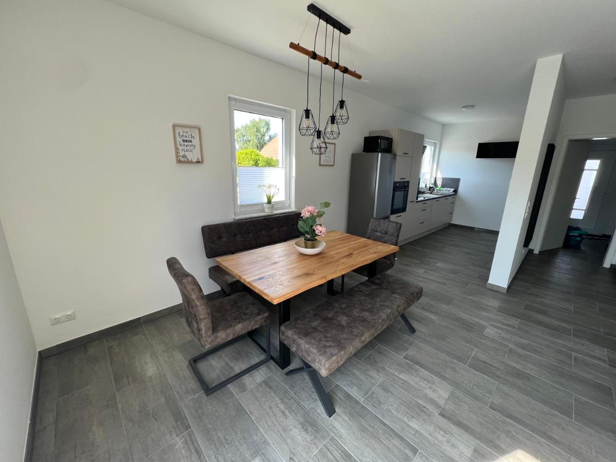 Doppelhaushaelfte Mit Terrasse Villa Elmenhorst/Lichtenhagen Kültér fotó