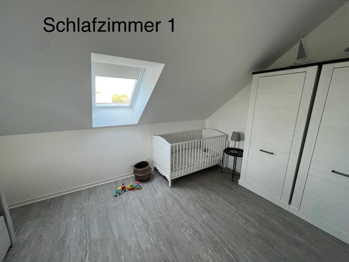 Doppelhaushaelfte Mit Terrasse Villa Elmenhorst/Lichtenhagen Kültér fotó